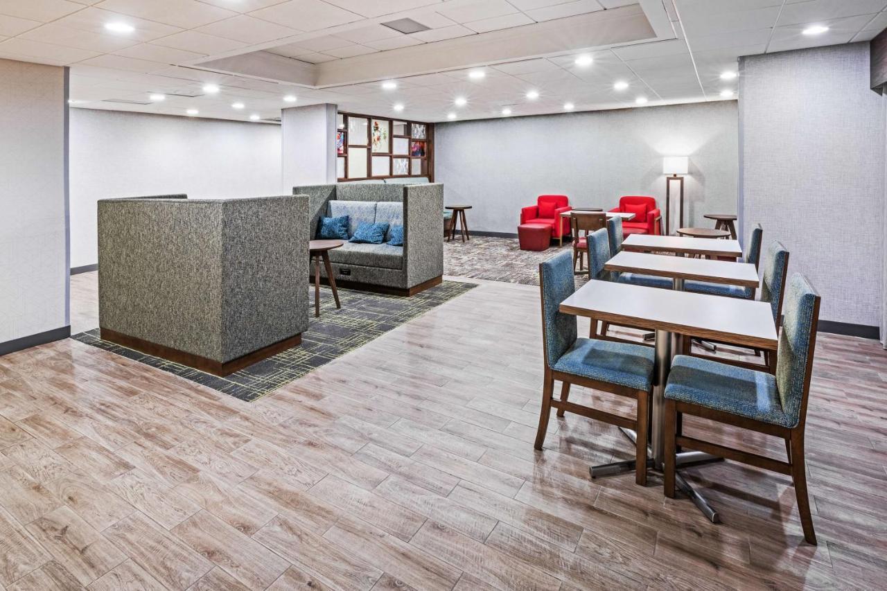 Hampton Inn Sulphur Bagian luar foto