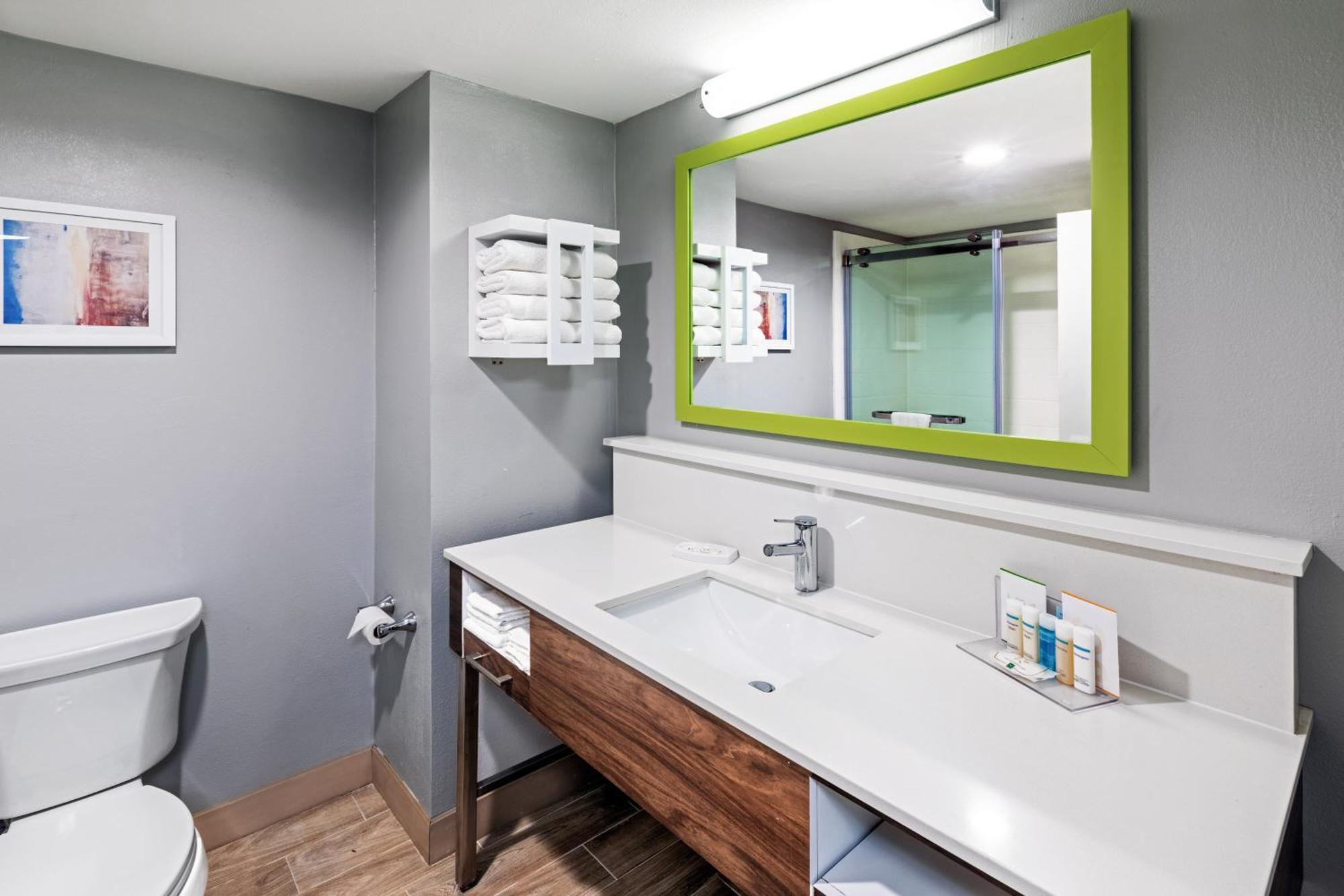 Hampton Inn Sulphur Bagian luar foto